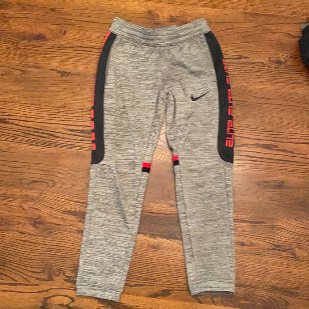 Small Nike Elite joggers
